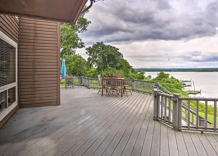 Lakefront Home W/ Private Beach Access!